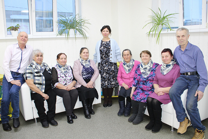 Праздничное мероприятие для читательниц старшего поколения в Атлашевской сельской библиотеке